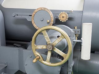 Elevating mechanism of 6 inch gun on Battleship Mikasa