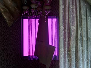 Purple window in Car Hotel Mangetsu