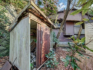 Abandoned shed, Kanagawa Prefecture, Japan
