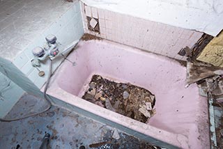 Abandoned Love Hotel Cosmo Capsule Bathroom