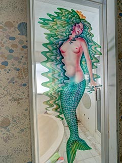 Mermaid painting in Hotel Gaia