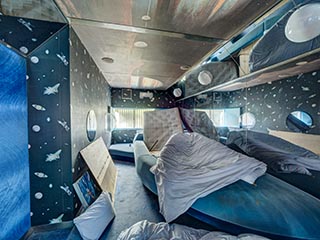 Space themed room in Hotel Gaia