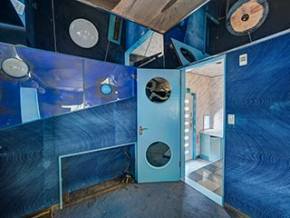 Space themed room in Hotel Gaia
