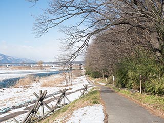 Snowy riverbank in Yamanashi Prefecture, Japan