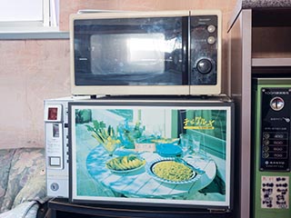 Microwave oven and refrigerator in Hotel New Royal