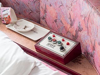 Rotating bed controls in Hotel New Royal