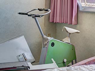 Exercise bike in Guest room of Hotel New Royal