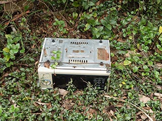 Old microwave oven outside Hotel Saturday Afternoon Princess World