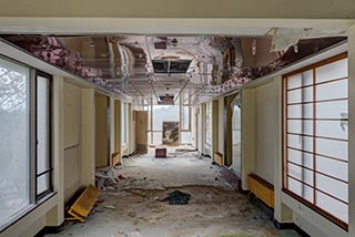 Abandoned Hotel Suzukigaike Corridor