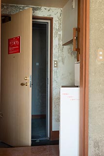 Abandoned Hotel Suzukigaike Guest Room