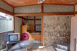 Abandoned Love Hotel Century Decaying Room