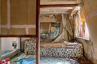 Abandoned Love Hotel Don Quixote Jungle Room