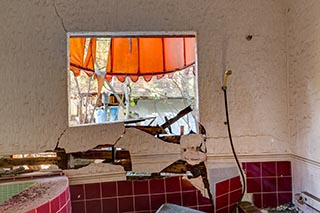 Abandoned Love Hotel Don Quixote Collapsing Bathroom