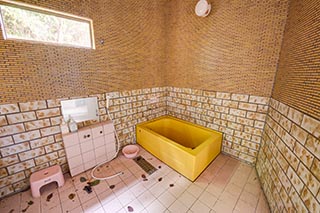 Abandoned Love Hotel Dreamy Bathroom