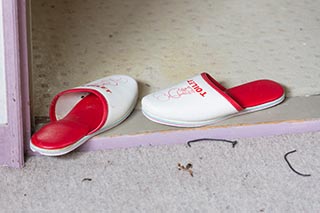 Abandoned Love Hotel Dreamy Guest Slippers