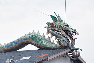 Dragon on roof of Meihan Health Land