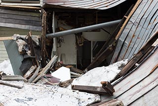 Abandoned Nametara Onsen Collapsing Roof
