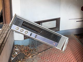 Air conditioner in ruins of Ōeikaku Ryokan