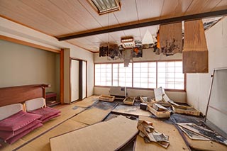 Abandoned Oirasekeiryu Onsen Hotel Water Damaged Guest Room