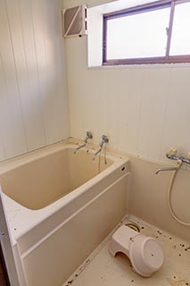 Abandoned Oirasekeiryu Onsen Hotel Bathroom