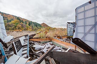 Abandoned Shin-Hato no Yu Onsen Collapsing Bathhouse