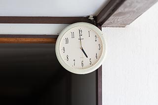Clock in Abandoned Shin-Hato no Yu Onsen