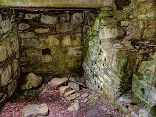 tiny chamber in Fraoch Eilean Castle