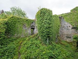 courtyard of Innis Chonnel Castle