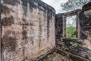 Ruins of Fretus Hotel, Calabash Point, Australia