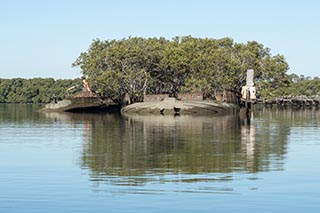 wrecks of HMAS Karangi and SS Heroic