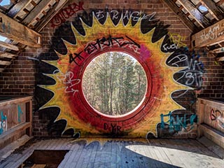 Graffiti in Abandoned Tooth & Co Maltings, Mittagong