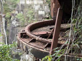 Abandoned steam crane at Wondabyne Quarry