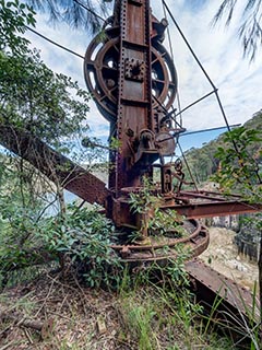 Abandoned steam crane at Wondabyne Quarry