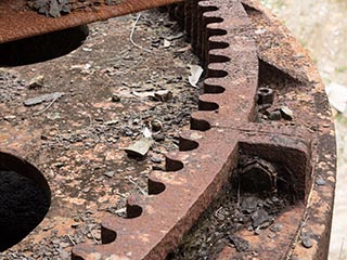 Abandoned steam crane at Wondabyne Quarry