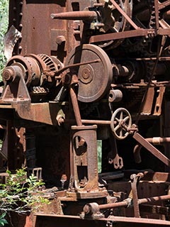 Abandoned steam crane at Wondabyne Quarry