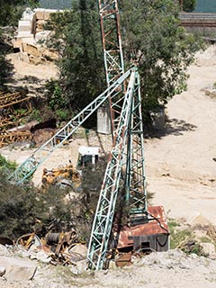 Disused crane at Wondabyne Quarry