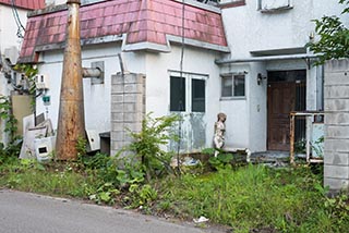 Disused Love Hotel Noukyou Side Entrance