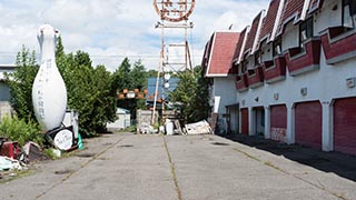 Disused Love Hotel Noukyou Car Park