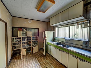Abandoned kitchen, Kanagawa Prefecture, Japan