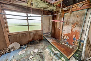 Decaying Upstairs Rooms in Abandoned Hokkaido Farmhouse