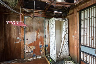 Decaying Upstairs Rooms in Abandoned Hokkaido Farmhouse