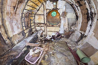 Abandoned Love Hotel Cosmo Capsule Interior