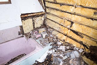 Abandoned Love Hotel Cosmo Capsule Bathroom