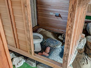 Toilet in Hotel Gaia