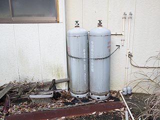 Gas bottles outside Hotel Gaia