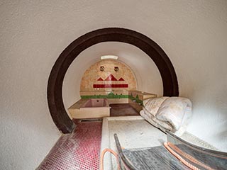 Underground bathroom in Hotel Gaia