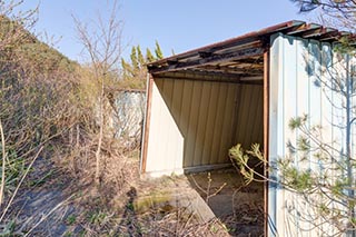 Abandoned Love Hotel New Green Guest Carport