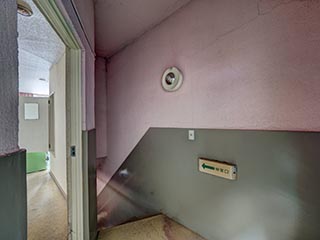 Entrance to guest room in Hotel New Royal