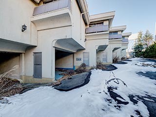 Driveway of Hotel New Royal