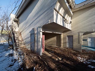 Hotel New Royal, an abandoned love hotel in Yamanashi Prefecture, Japan